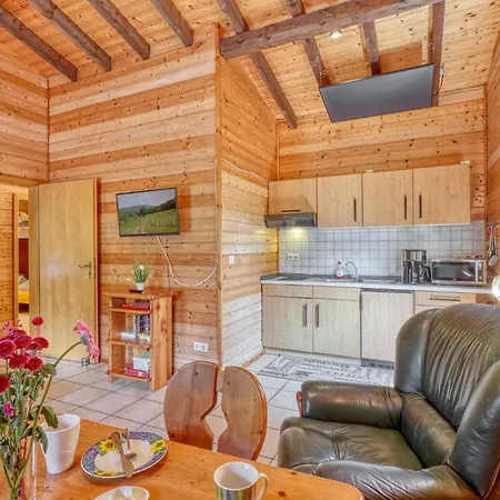2 Bedroom Gorgeous In Casa de Férias